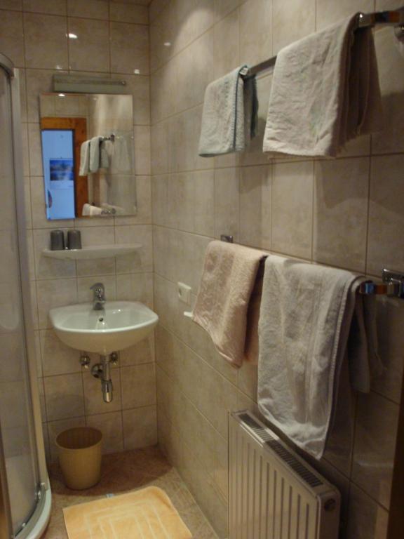 Hotel Gastehaus Treichl Fügen Pokój zdjęcie